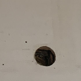 配管穴